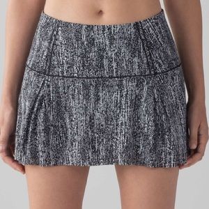 Lululemon Skirt Lost in Pace Skort Air Time White Black Size 6